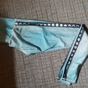 Like new Teeki leggings